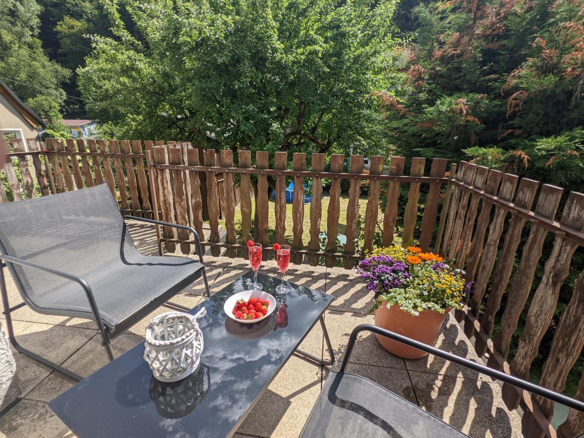 H1 - Urlaubsmagie - Pool & Terrasse Zum Entspannen Sebnitz Bagian luar foto